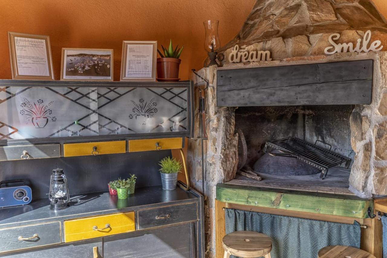 Hotel Mini Kamp Perla à Prvić Luka Extérieur photo
