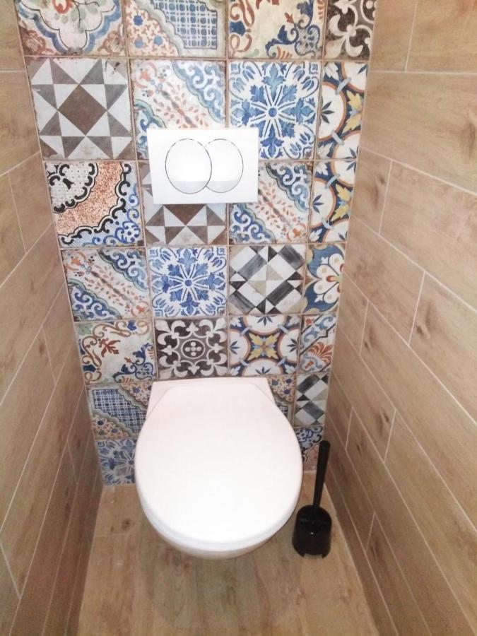 Hotel Mini Kamp Perla à Prvić Luka Extérieur photo