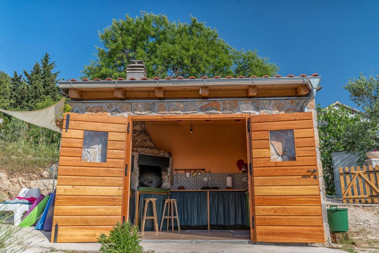 Hotel Mini Kamp Perla à Prvić Luka Extérieur photo